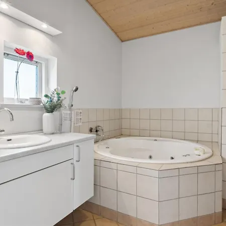 Gudbrand - 500m From The Sea By Interhome *