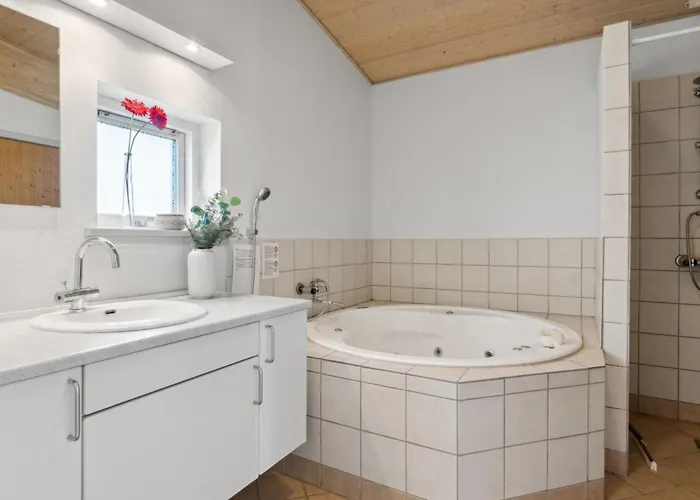 Gudbrand - 500m From The Sea By Interhome *